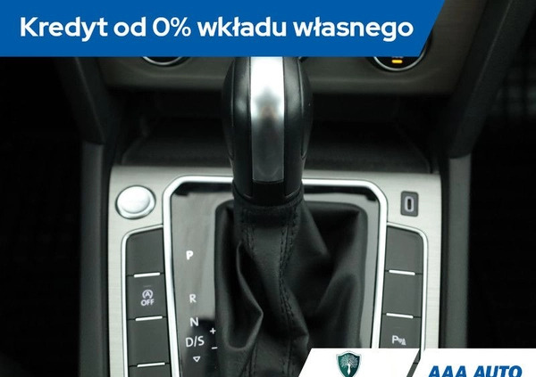 Volkswagen Passat cena 76000 przebieg: 113845, rok produkcji 2020 z Brusy małe 211